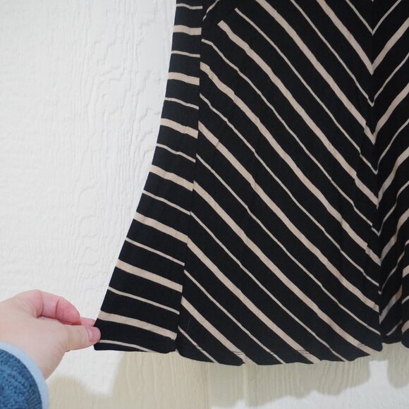 Women's Black and Brown Chevron Stripe Short-Sleeve Shirt - Size Small - Picture 3 of 7